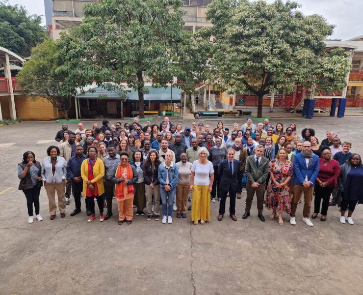 Photo de groupe de la direction et des équipes enseignantes.