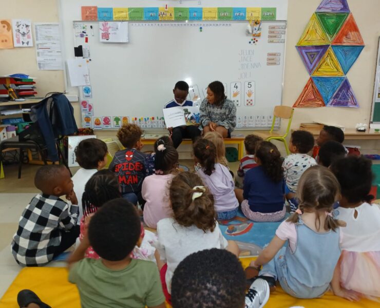 Lycéee Français International Bilingue lecture de CM1 d'album à des maternelles. Nairobi Kenya